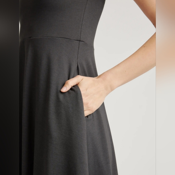 Quince Flowknit Breeze Fit + Flare Midi Dress - Medium - Picture 3 of 10